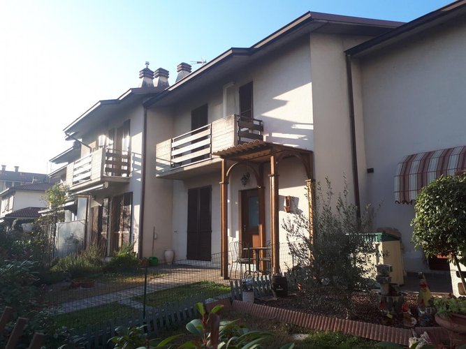 VILLA A SCHIERA Gorgonzola