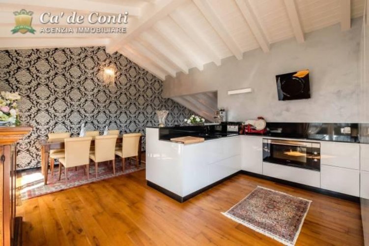 ELEGANTE ATTICO CON SOLARIUM E PISCINA SUL TETTO Grumello del Monte