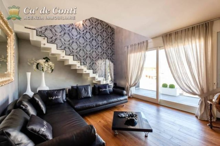 ELEGANTE ATTICO CON SOLARIUM E PISCINA SUL TETTO Grumello del Monte