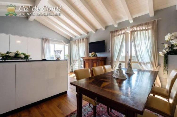 ELEGANTE ATTICO CON SOLARIUM E PISCINA SUL TETTO Grumello del Monte