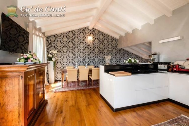 ELEGANTE ATTICO CON SOLARIUM E PISCINA SUL TETTO Grumello del Monte