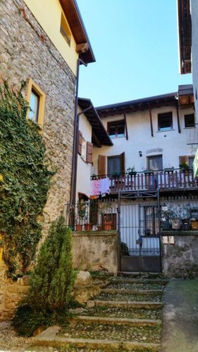 CASA SEMI INDIPENDENTE