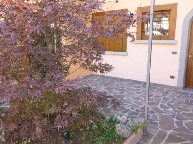 Villa a Schiera Onore