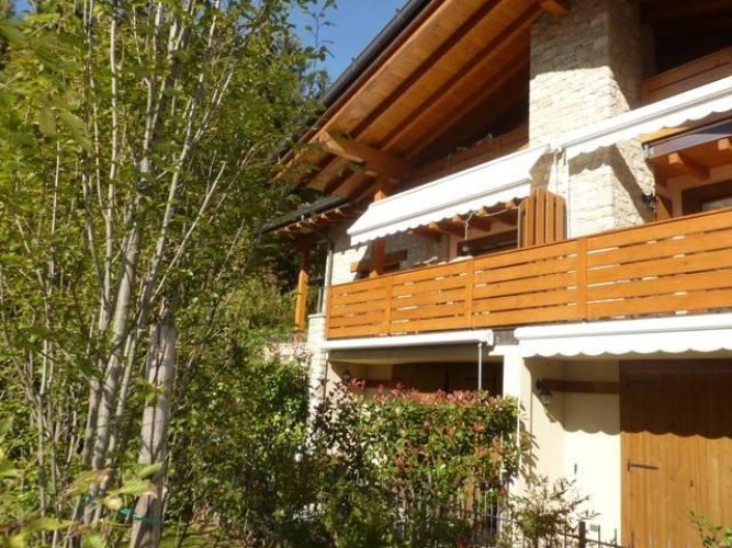 Villa a Schiera Onore