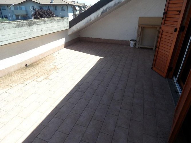 VILLA A SCHIERA Pessano con Bornago