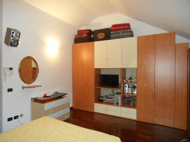 VILLA A SCHIERA Pessano con Bornago