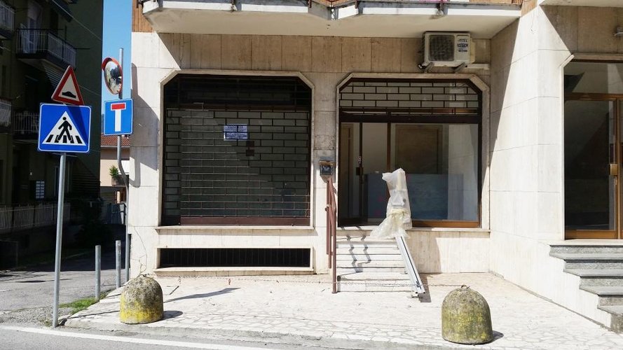 NEGOZIO Calolziocorte