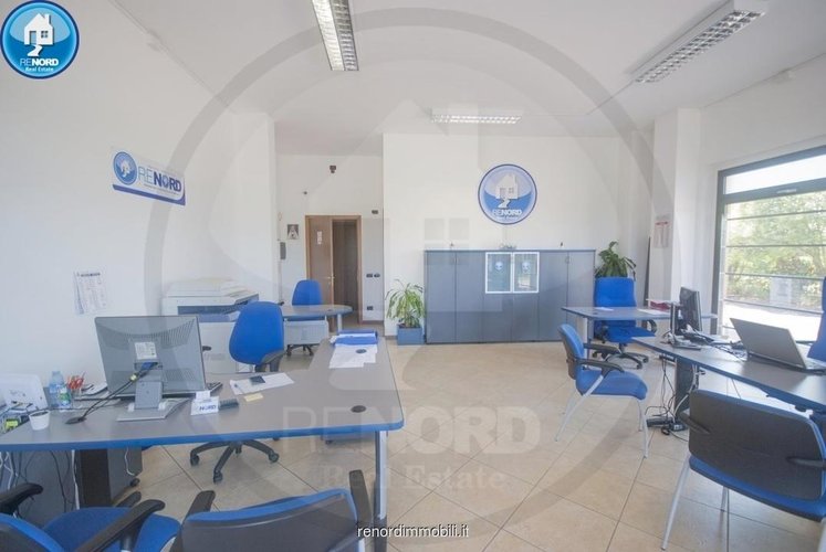 LOCALE COMMERCIALE Cura carpignano