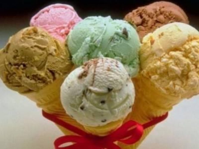 BAR GELATERIA, adiacente GORGONZOLA. Gorgonzola