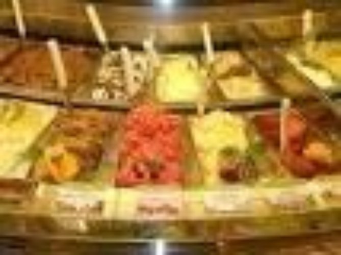 BAR GELATERIA, adiacente GORGONZOLA. Gorgonzola