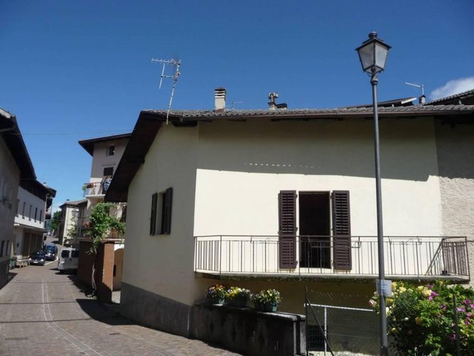 Porzione di casa da ristrutturare - Vattaro 