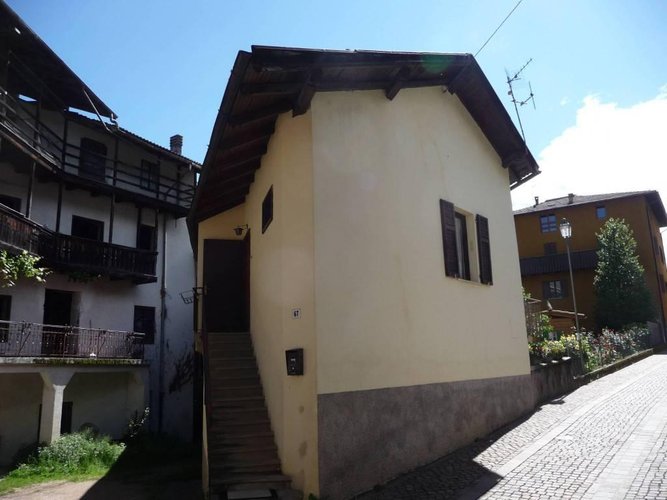 Porzione di casa da ristrutturare - Vattaro 