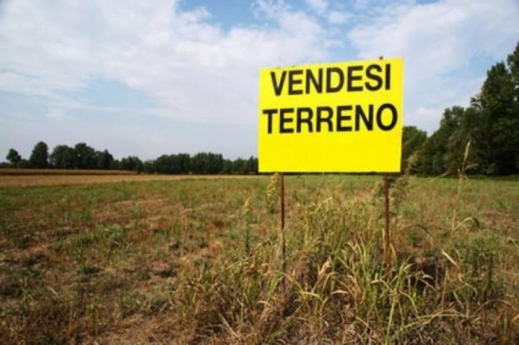 TERRENO EDIFICABILE INDUSTRIALE di MQ.5.500 a MONZA V.le Del Monza
