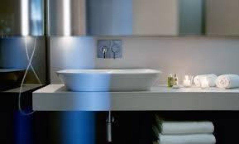 HOTEL QUATTRO STELLE CON 72 CAMERE, CEDESI NELLINTERLAND Milano