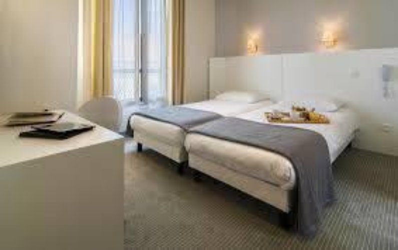 HOTEL QUATTRO STELLE CON 72 CAMERE, CEDESI NELLINTERLAND Milano