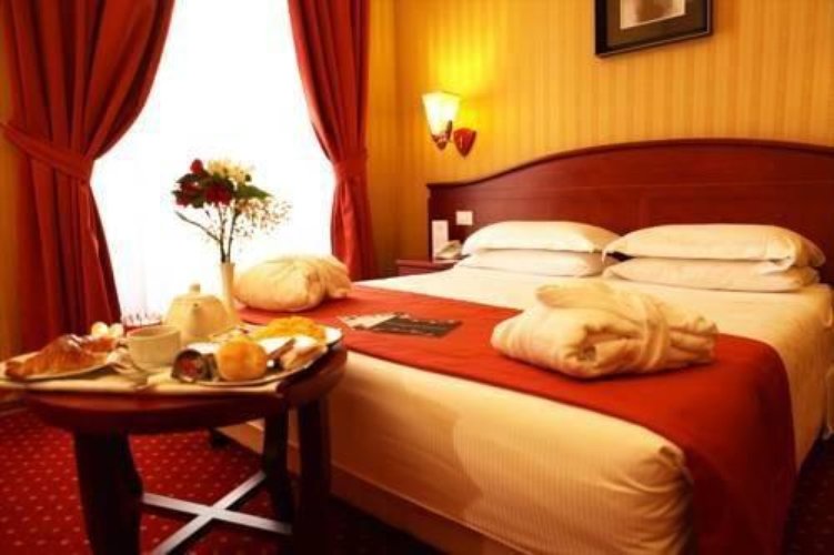 HOTEL QUATTRO STELLE CON 72 CAMERE, CEDESI NELLINTERLAND Milano