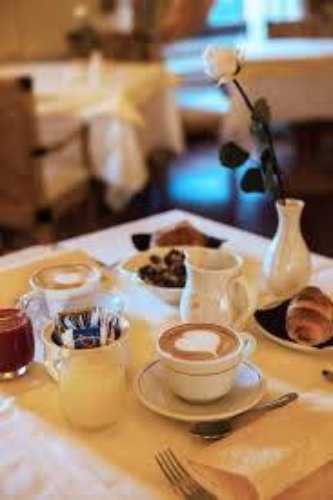 HOTEL QUATTRO STELLE CON 72 CAMERE, CEDESI NELLINTERLAND Milano