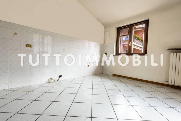 QUADRILOCALE IN BIFAMILIARE A PRADALUNGA Pradalunga