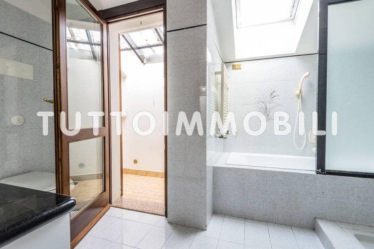 QUADRILOCALE IN BIFAMILIARE A PRADALUNGA Pradalunga