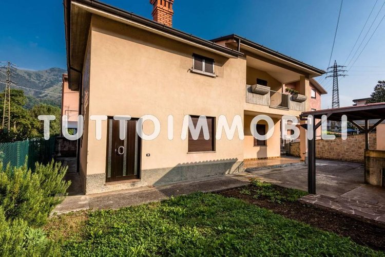 QUADRILOCALE PIANO TERRA CON GIARDINO A PRADALUNGA Pradalunga