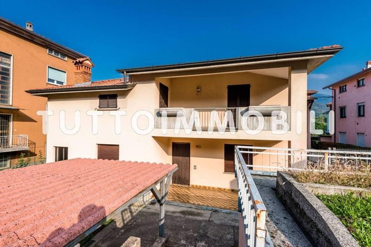 QUADRILOCALE PIANO TERRA CON GIARDINO A PRADALUNGA Pradalunga