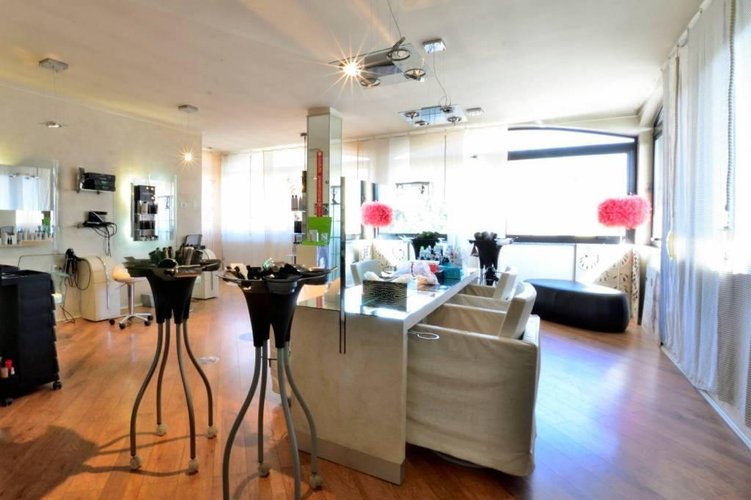 VENDIAMO ATTIVITA' DI ACCONCIATURA DONNA-UOMO Ponteranica