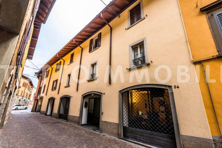 Albino Pentalocale Albino