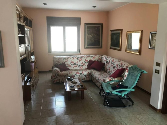 Palazzina indipendente con negozio/ laboratorIo Scanzorosciate