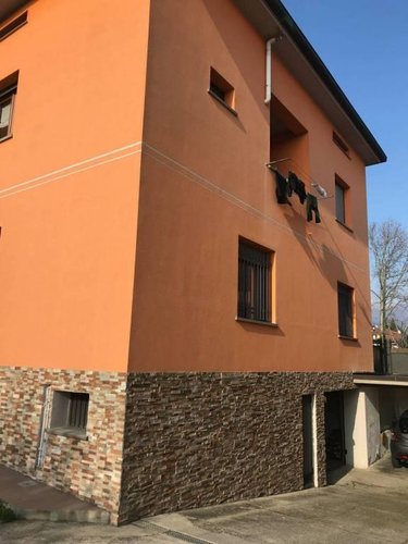 Palazzina indipendente con negozio/ laboratorIo Scanzorosciate