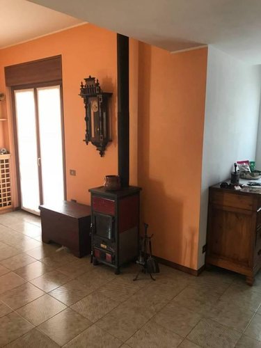 Palazzina indipendente con negozio/ laboratorIo Scanzorosciate