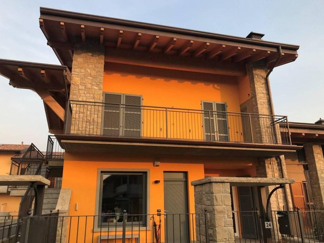 villa Bifamiliare in orrizzontale, in comune di Grassobbio Grassobbio