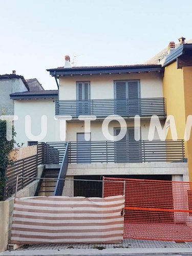 NUOVA VILLETTA SINGOLA IN CLASSE A Albino