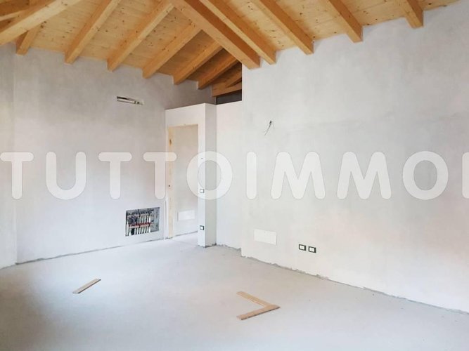 NUOVA VILLETTA SINGOLA IN CLASSE A Albino