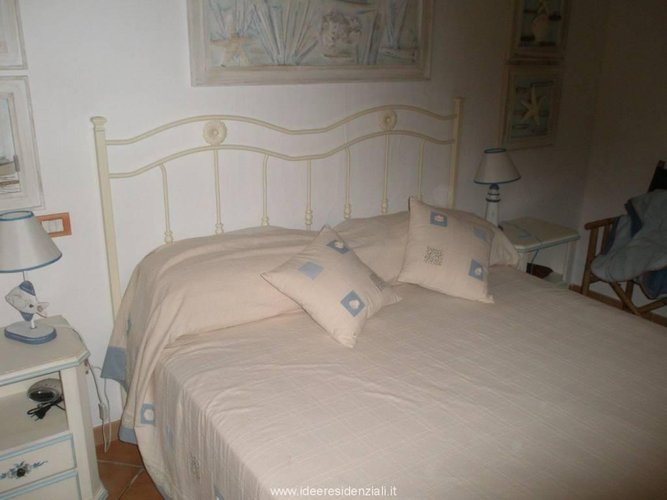 Splendida villetta ad angolo indipendente su tre 