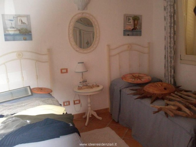 Splendida villetta ad angolo indipendente su tre 