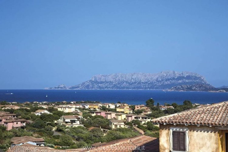 Splendida villetta ad angolo indipendente su tre 