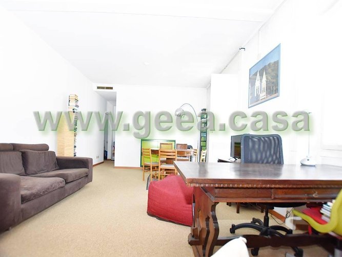 Quadrilocale silenzioso zona Isola