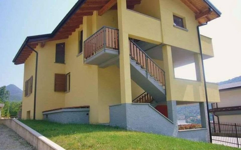 TRILOCALE in villa quadrifamiliare