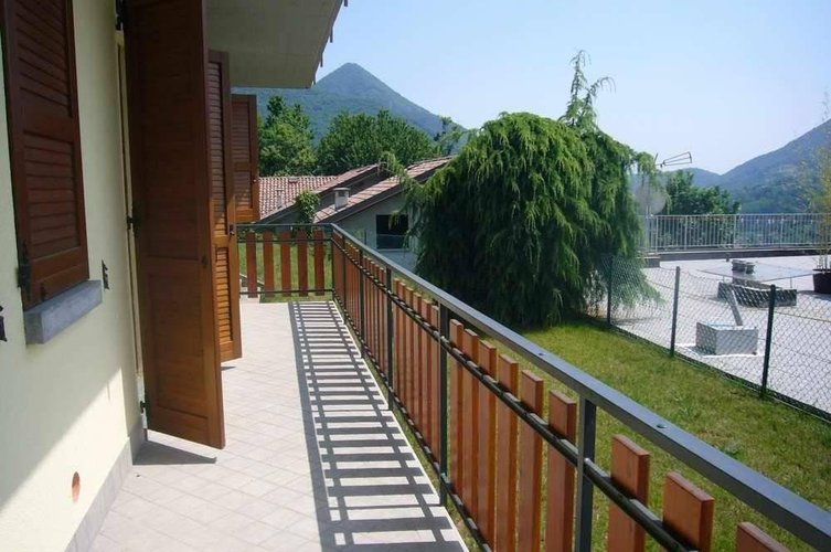 TRILOCALE in villa quadrifamiliare Capizzone