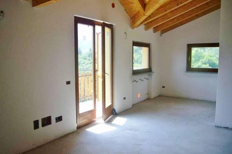 TRILOCALE in villa quadrifamiliare Capizzone