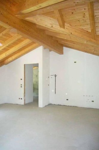 TRILOCALE in villa quadrifamiliare Capizzone