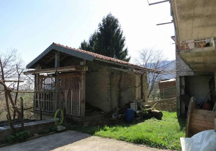 PORZIONE DI CASA con RUSTICO e terreno agricolo Berbenno