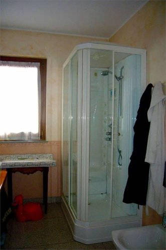 VILLA TERMINALE con ampio GIARDINO Almè