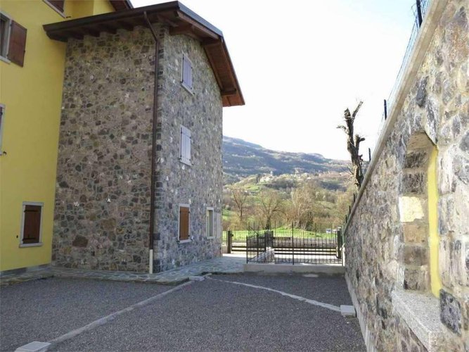 Casa indipendente Sant'Omobono Terme