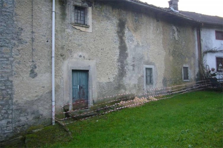 PORZIONE DI STABILE da ristrutturare Berbenno