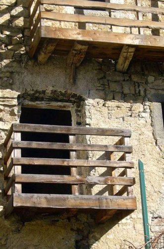 RUSTICO da ristrutturare Locatello