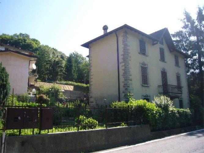 Casa indipendente Sant'Omobono Terme