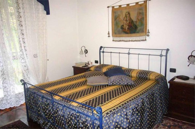 Villa di testa con ampio giardino Ubiale Clanezzo