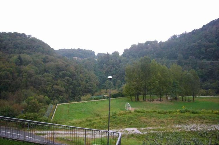 Villa di testa con ampio giardino Ubiale Clanezzo