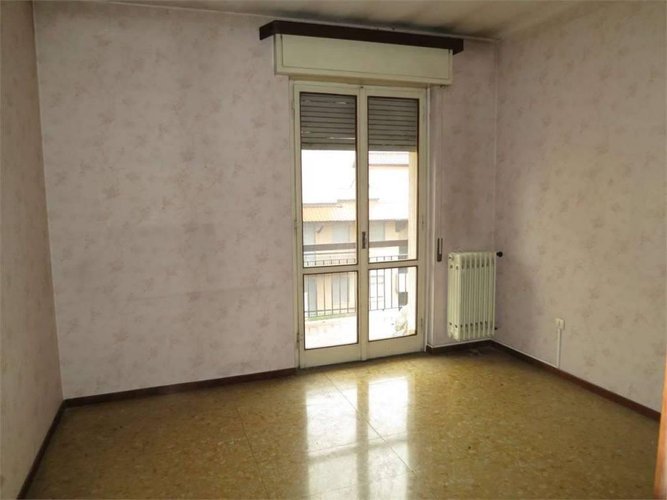 TRILOCALE ultimo piano - interni da ristrutturare Bergamo